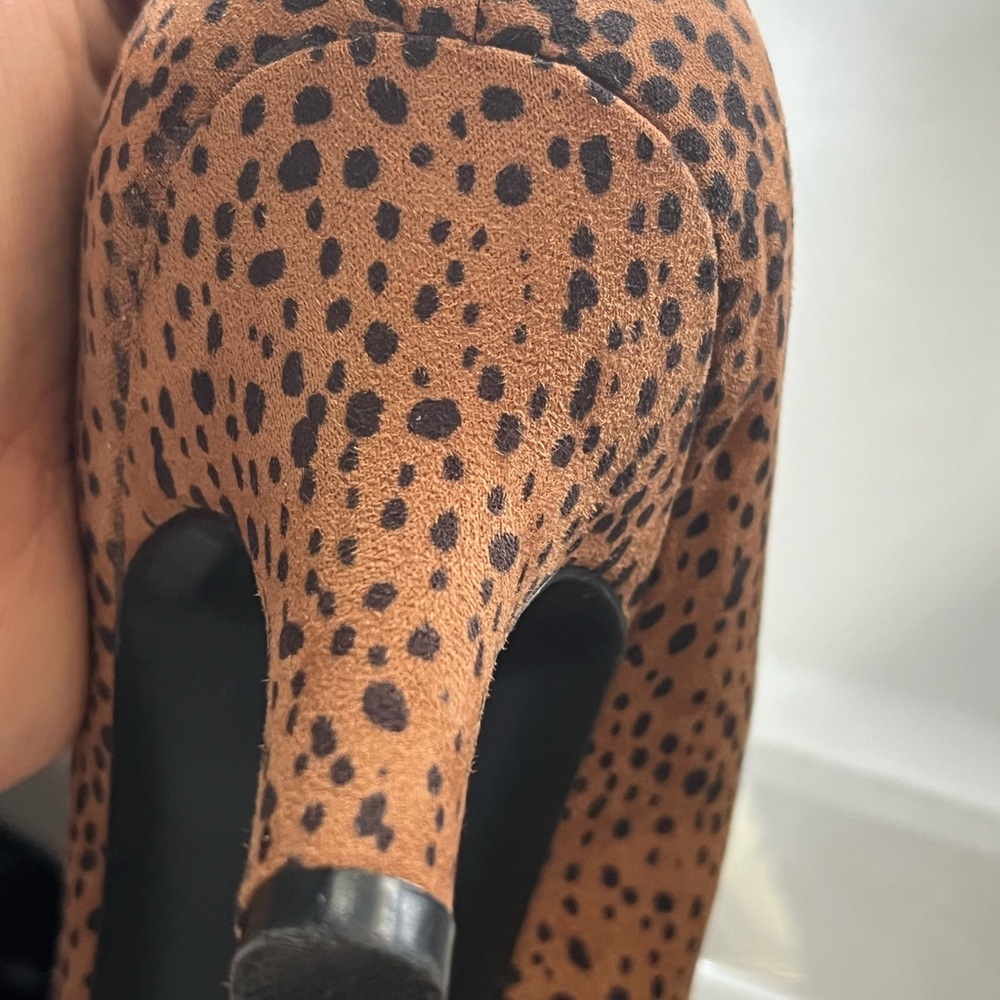 Women's LifeStride Parigi Leopard Animal Print 2.5 Inch High Heel Pump Size 8.5 - Picture 13 of 16